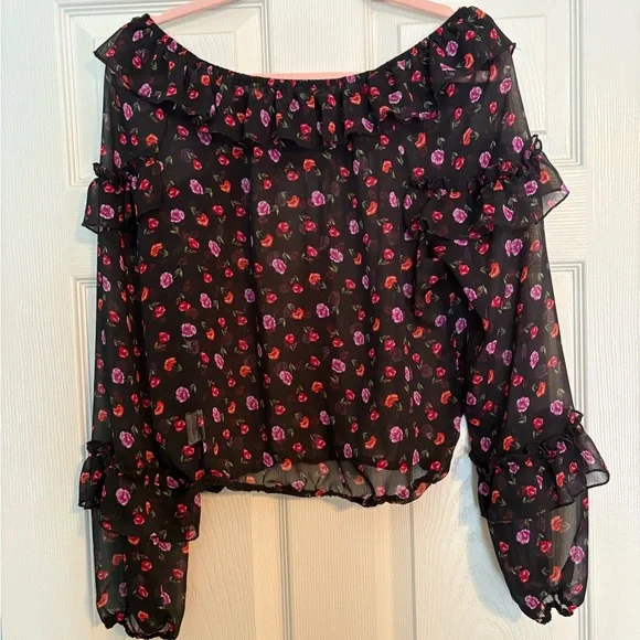 Elegant Floral Off-Shoulder Blouse - Picture 3 of 3